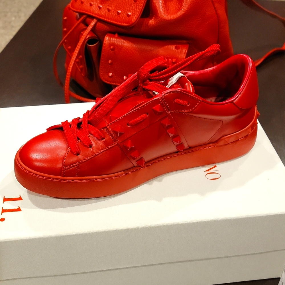 Valentino Garavani Rockstud United Rosso #11 Fire 🔥 Red Sneakers